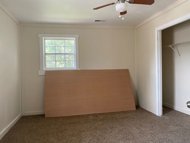 Building Photo - Upstairs, 3 bedroom and 2 bathroom unit on...