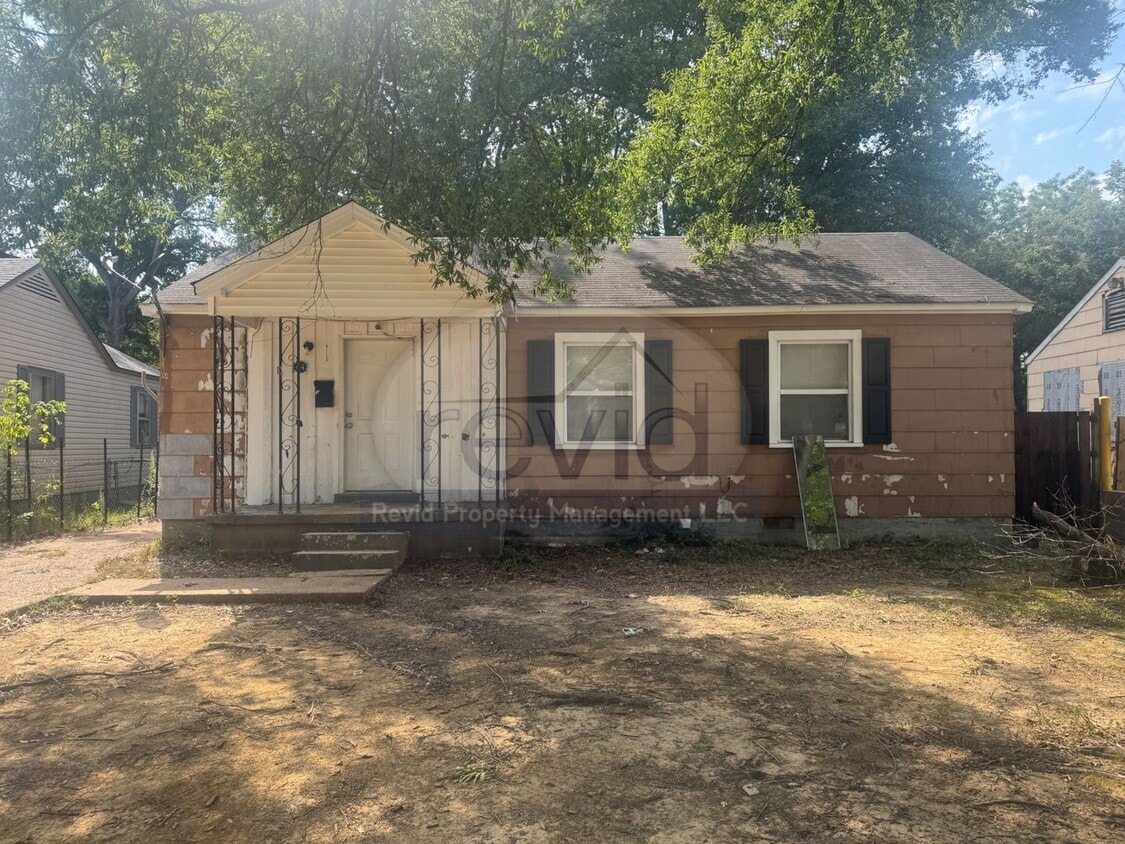 Photo - 1445 Luverne St.