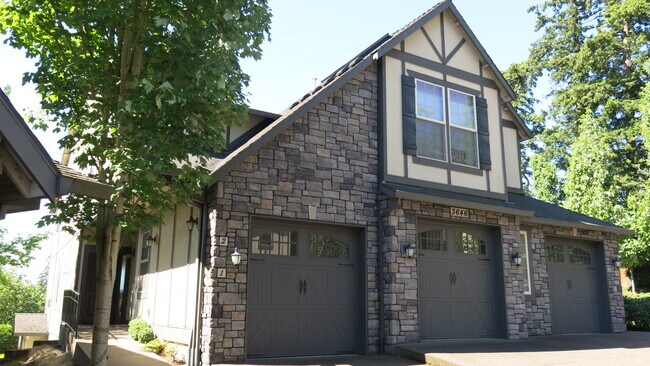 Building Photo - 3646 SW Baird St