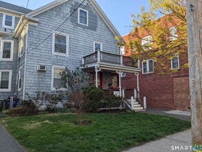 Building Photo - 2870 Fairfield Ave