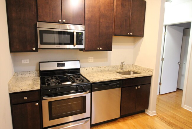 Foto del edificio - 2321 W Arthur Ave