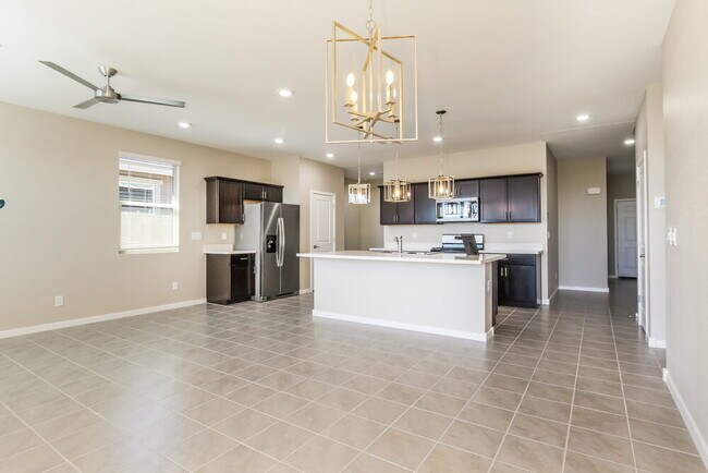 Building Photo - 4627 S 67th Ln