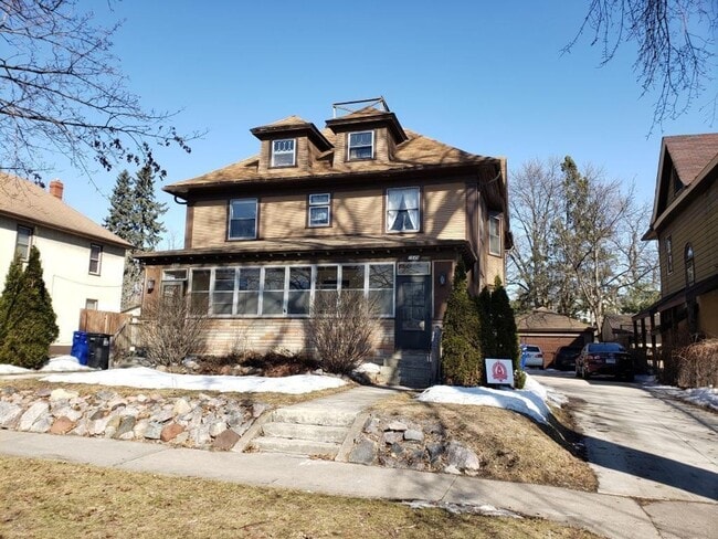Foto del edificio - 1649 W Minnehaha Ave