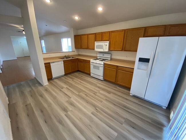 Foto del edificio - 3 bed/2 bath home located in Summerlin