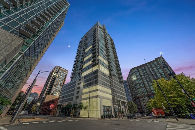 Foto del edificio - 653 N Kingsbury St