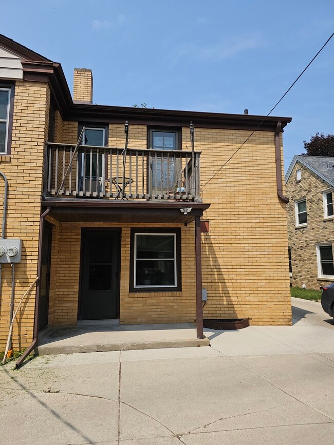Back entrance and balcony - 2148 Ludington Ave