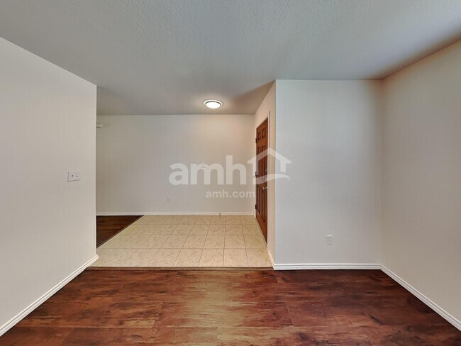 Building Photo - 11834 Silver Arbor