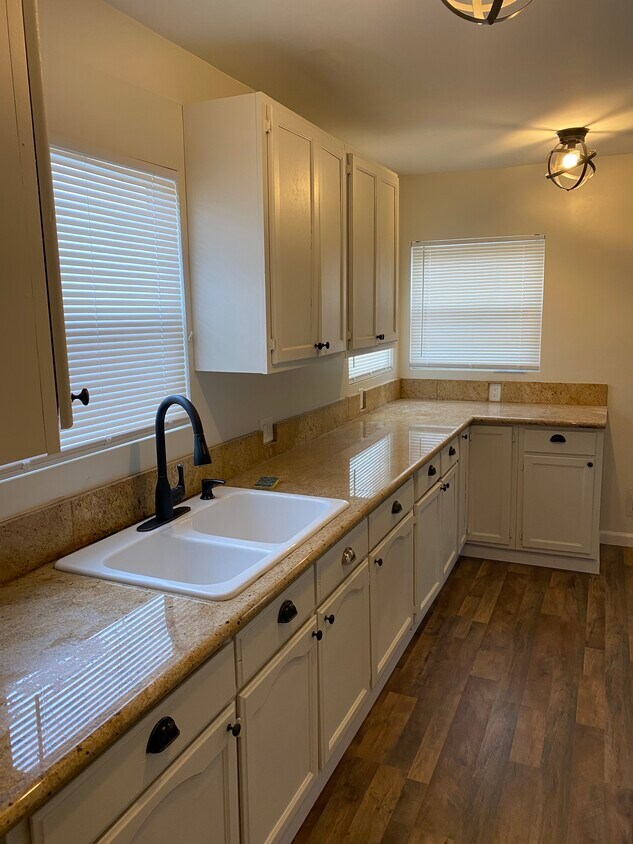 Kitchen - 6561 S Van Ness Ave