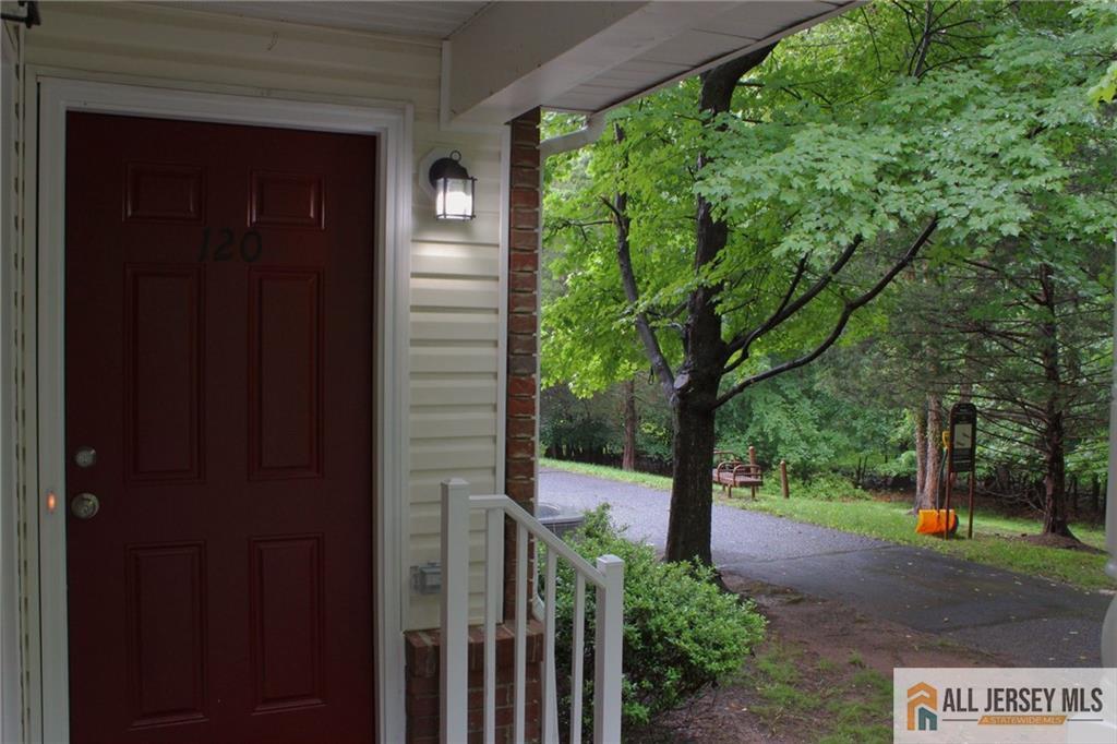Foto principal - 120 Forest Dr
