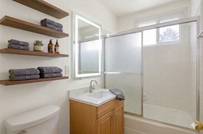 Foto del edificio - 931 Hillcrest St