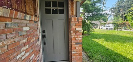 Building Photo - 3610 Dennis St