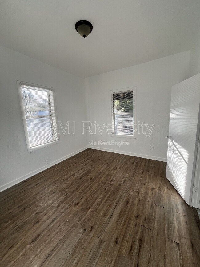 Foto del edificio - 2581 Orion St