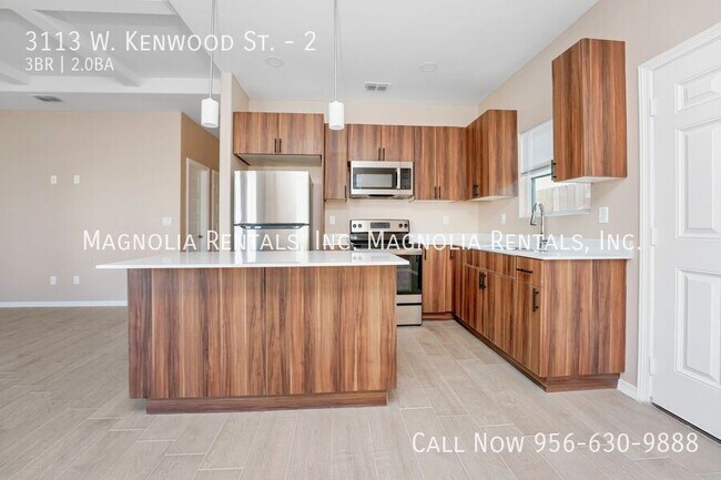 Building Photo - 3113 W Kenwood St