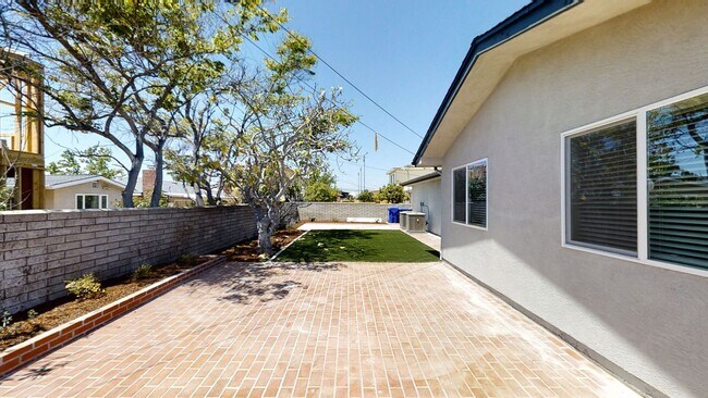 Foto del edificio - 4BD/2BA, Close to Campus!!