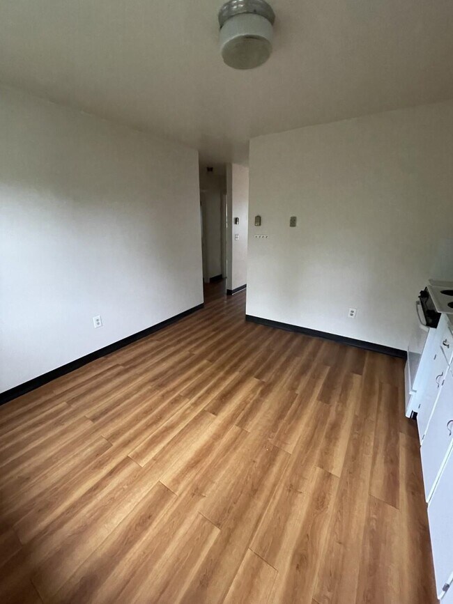 Foto del edificio - 1045 Moore St