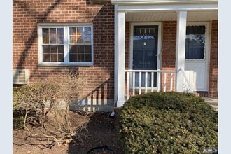 Building Photo - 72 Clark Ct