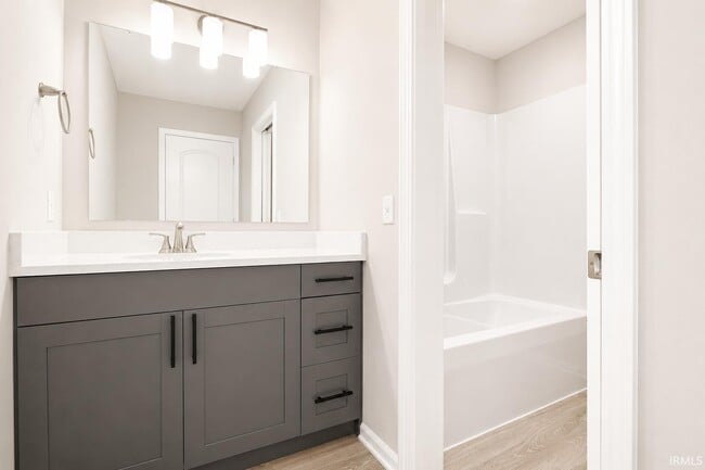 Building Photo - 3561 Canal Square Dr