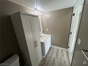 Building Photo - 4383 Inner Cir Dr