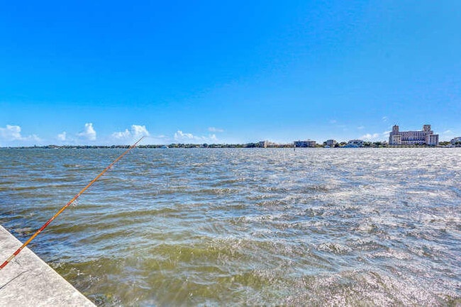 Building Photo - 917 N Flagler Dr