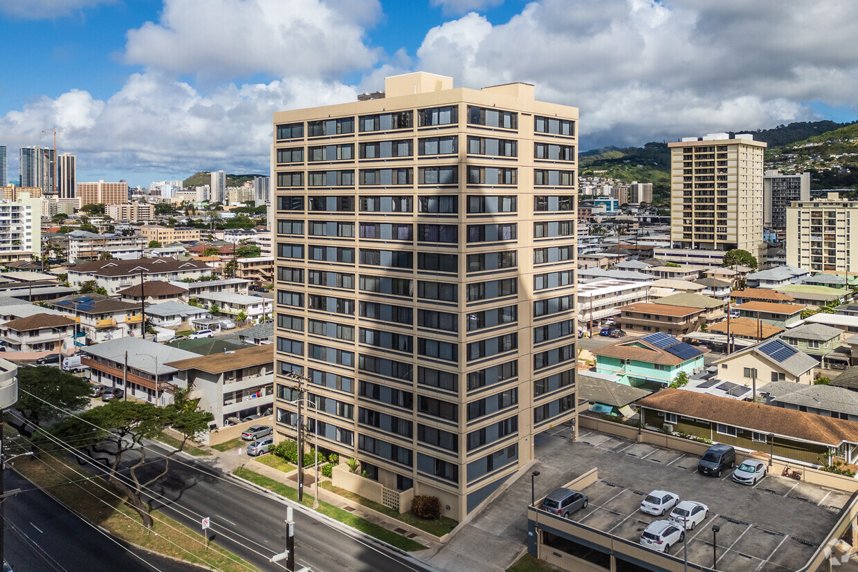 Primary Photo - Kapiolani House