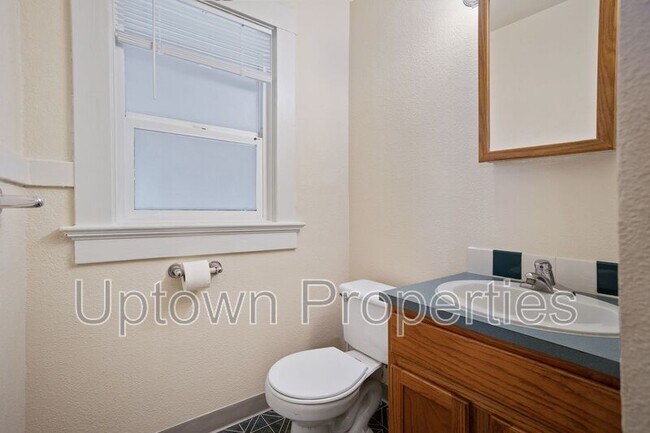 Foto del edificio - 5921 NW St Helens Rd