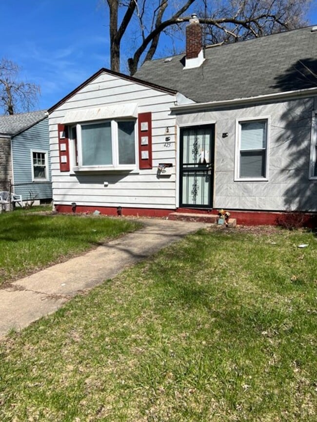 Building Photo - 425 Tompkins St