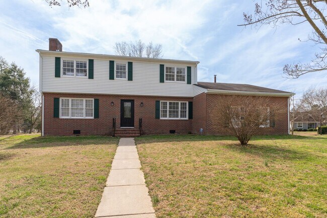 Building Photo - River views in Yorktown!