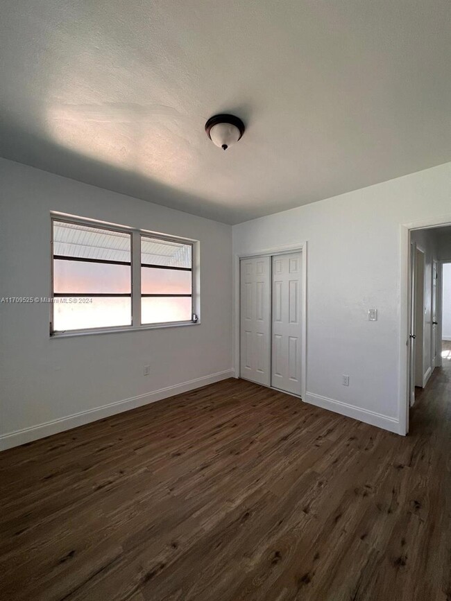 Building Photo - 3 bedroom in Miami FL 33127