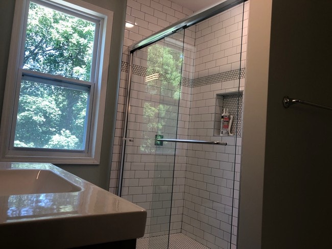 Building Photo - 362 Clinton St