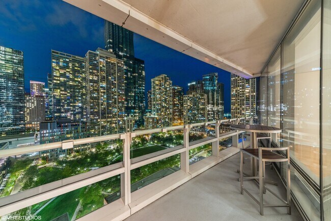 Foto del edificio - 340 E Randolph St