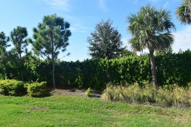 Foto del edificio - 15333 Isla Palma Ln