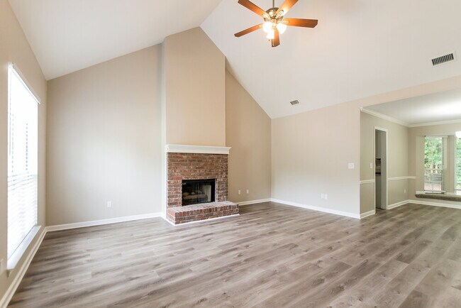 Foto del edificio - 520 Brooksdale Dr