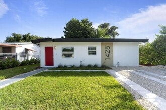 Building Photo - 1428 NE 153rd Terrace