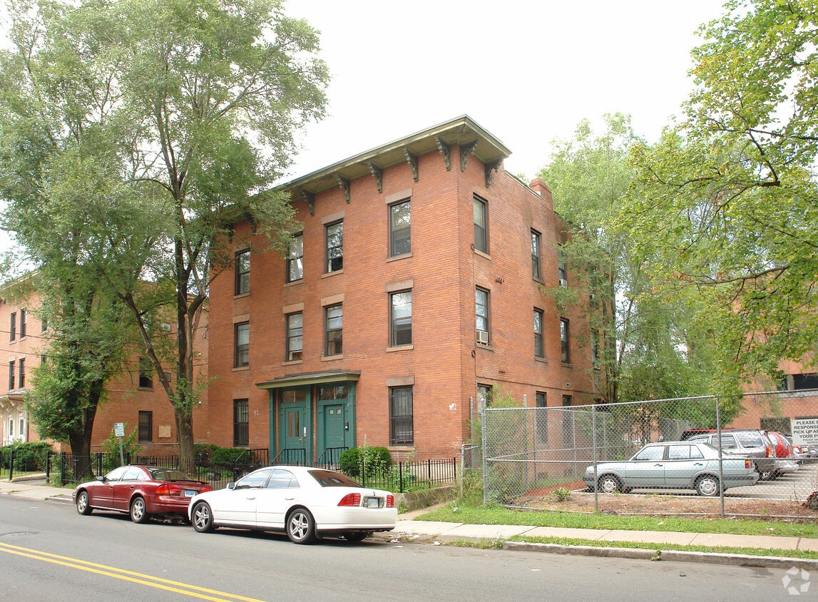 Primary Photo - 82-84 Ward St
