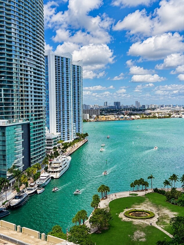 Photo - 77 SE 5th St (Miami, FL)