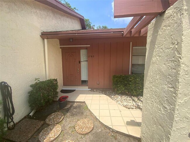 Foto del edificio - 1795 Satinwood Cir