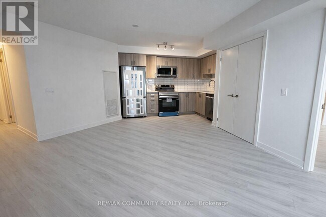 Photo du bâtiment - 1010 Sandy Beach Rd