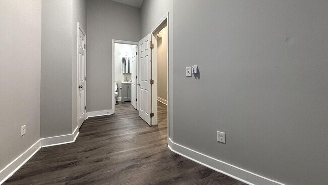 Foto del edificio - 1235 W Huntingdon St