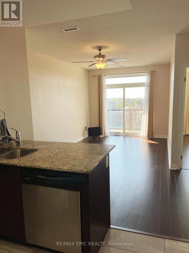 Photo du bâtiment - 7325-7325 Markham Rd