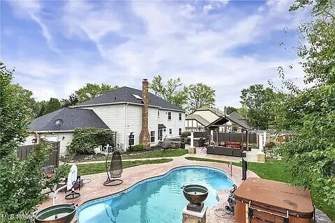 Foto del edificio - 23917 Stonehedge Dr