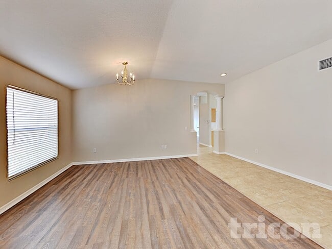 Building Photo - 1926 Sean Wood Cir