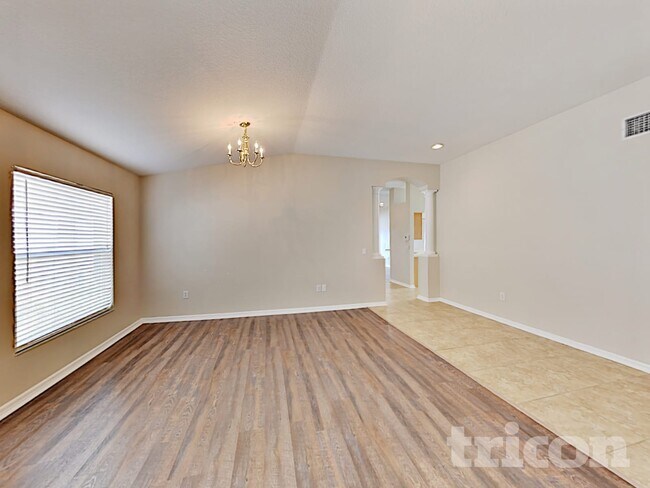 Foto del edificio - 1926 Sean Wood Cir