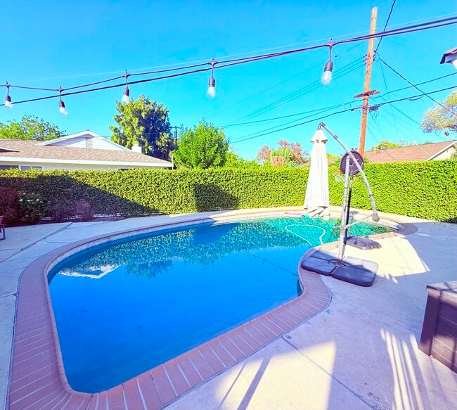 Building Photo - 6424 Penfield Ave