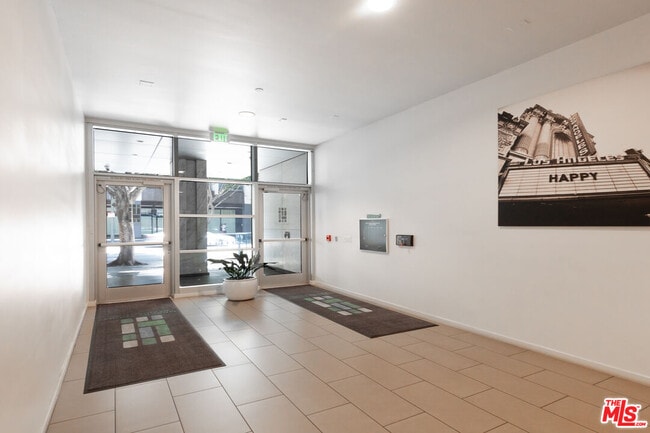 Foto del edificio - 630W W 6th St