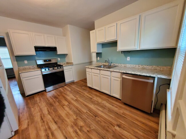Building Photo - 50 Thorndike St