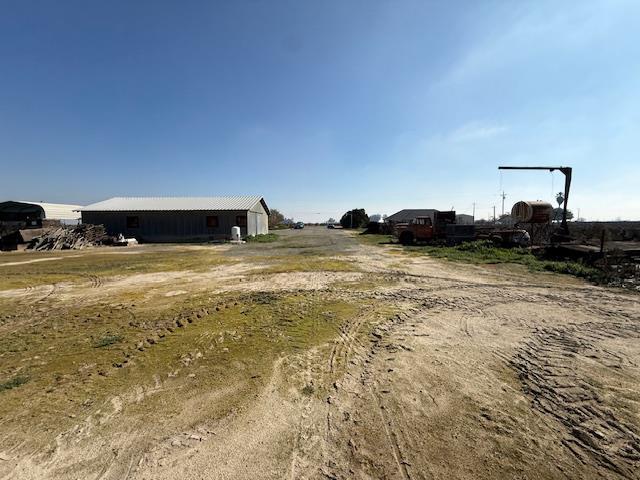 Building Photo - 7595 S Peach Ave