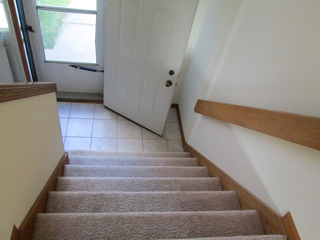 Foto del edificio - 746A Crawford Dr