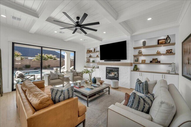 Foto del edificio - Beautiful 6-Bedroom, 5-Bathroom Home for R...