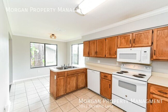 Foto del edificio - 3842 Olympic Ln
