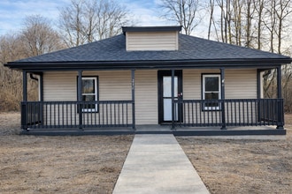 Building Photo - 218 Locust St